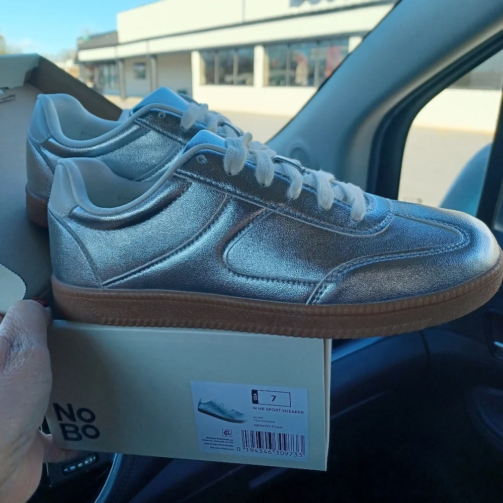 METALLIC SPORT RETRO SNEAKERS SZ 7